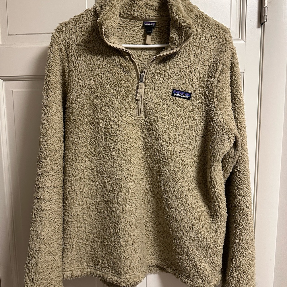 Patagonia half zip fleece - tan size Large